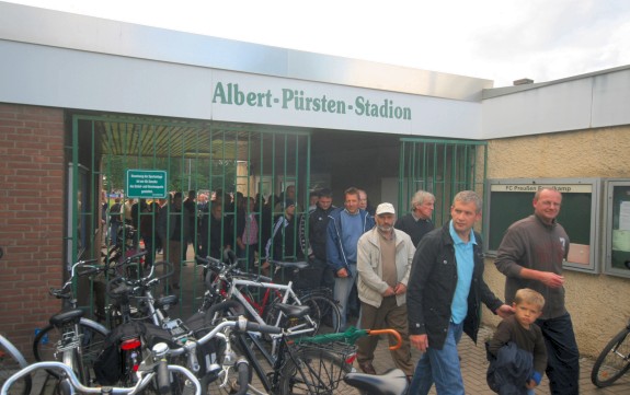 Albert-Pürsten-Stadion (Waldstadion)