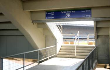 Estadio Municipal de Chapín - Blick durch den Blockeingang