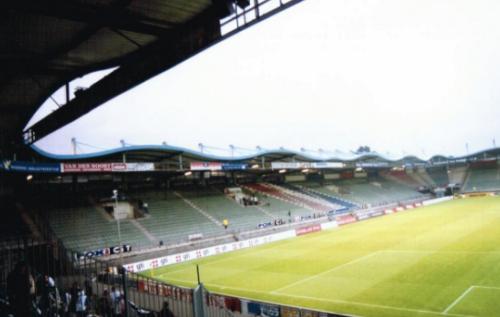 Willem II Stadion - Gegentribüne